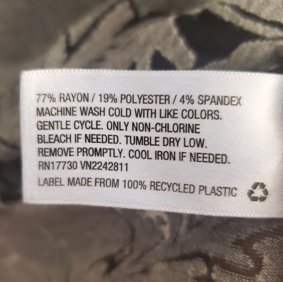 Ava & Viv Floral Print Top - Picture 6 of 6